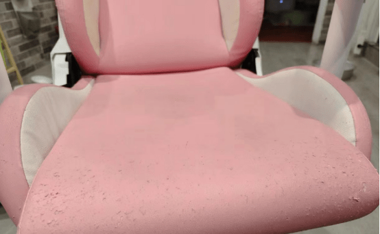 垫硬电竞椅这三个槽点有品牌解决吗？瓦力棋牌透气性差、腰部缺乏支撑、坐